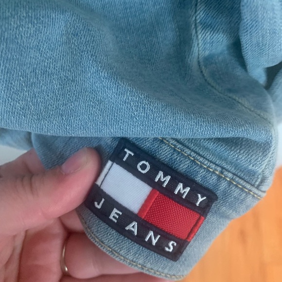 Vintage Tommy Hilfiger Blue Jean Jacket Classic Denim Style - Picture 4 of 4